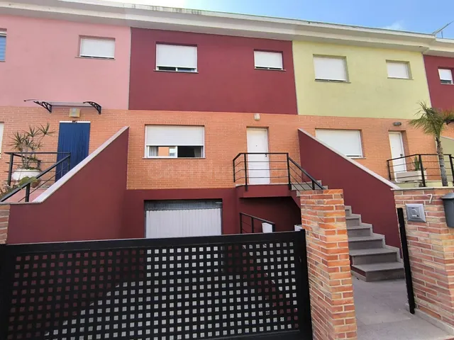 PRECIOSO ADOSADO EN URBANIZACION LA SEDA DE ALMOINES (VALENC - foto 2