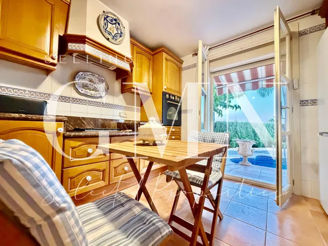 Un pequeño palacete con vistas al mar mediterráneo en Finestrat — 34