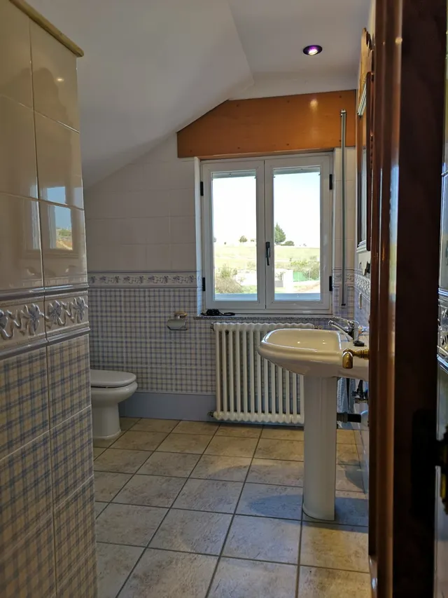 Urbis te ofrece un espectacular terreno con chalet en venta en Ciudad Rodrigo, Salamanca. — 40