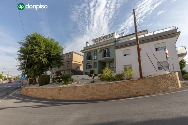 Casa independiente a 5 minutos de Granada en buen estado para entrar a vivir — 49