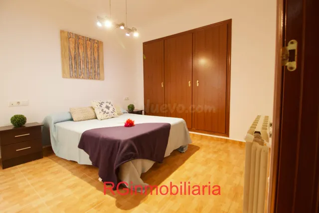 Apartamento 2 habitaciones, patio, trastero y zona aparcamie - foto 3