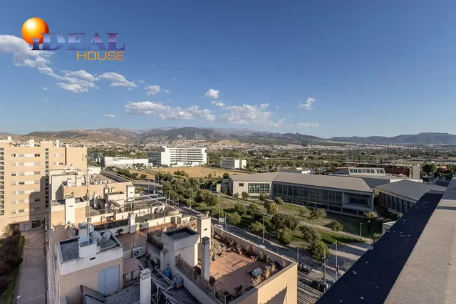 Ático dúplex en Campus de la Salud — 28