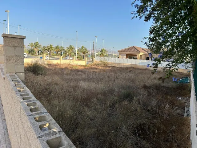 PARCELA URBANA EN ESQUINA ARENALES DEL SOL - foto 3
