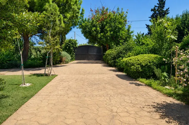 Casa unifamiliar con un jardín de ensueño — 37