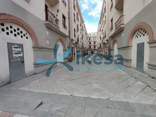 Venta de Local Comercial en Torredonjimeno, Jaén
