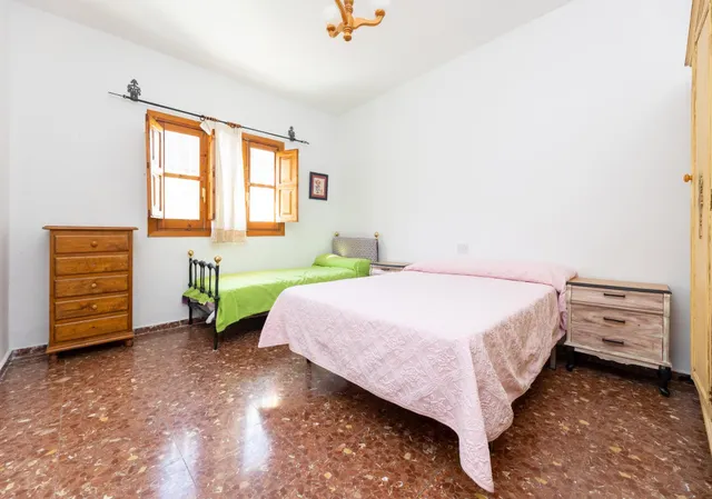 Chalet en zona residencial de Deifontes — 28