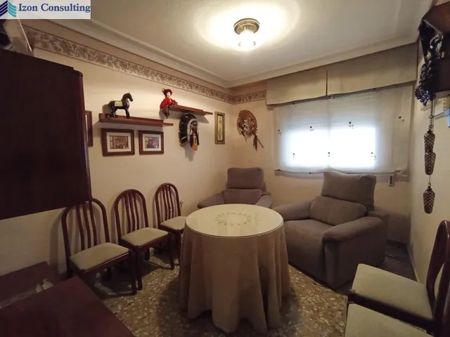 Gran oportunidad en Albacete: 4 dormitorios, 2 baños y para entrar a vivi — 9
