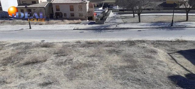 Inmejorable terreno con 2 frentes para la casa de tus sueños. — 3