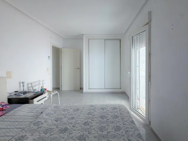 Edificio Galeon. Apartamento para reforma con excelente potencial de inversión + 2 amplias terrazas + piscina comunitaria — 13