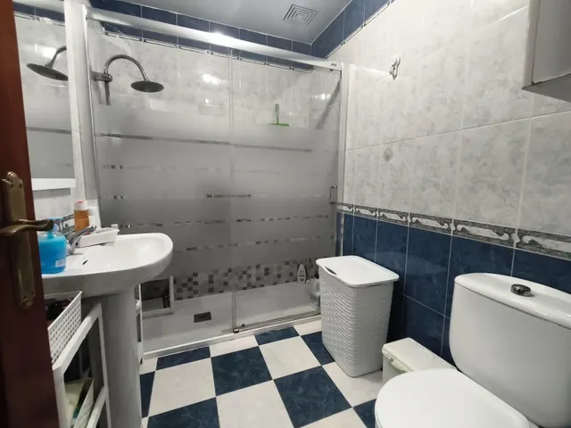 ¡BAJO EN VENTA EN LOS BARRIOS! — 11
