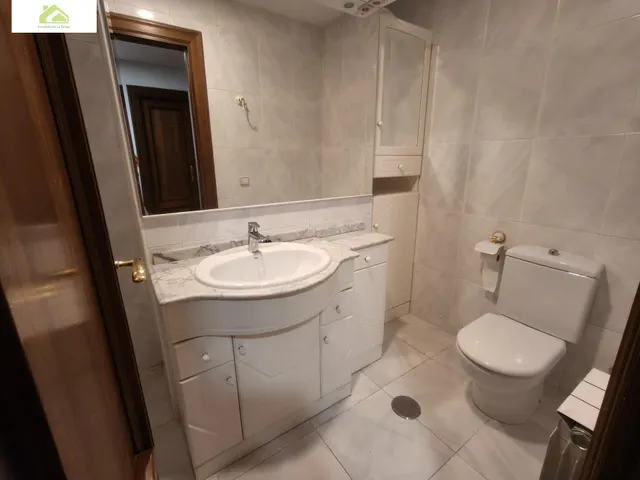 Piso en alquiler en avenida portugal de 4 dormitorios con garaje y trastero — 18