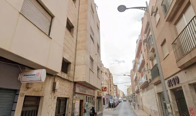 SE VENDE piso OKUPA en C Pablo Picasso 25 de Roquetas de Mar - foto 4
