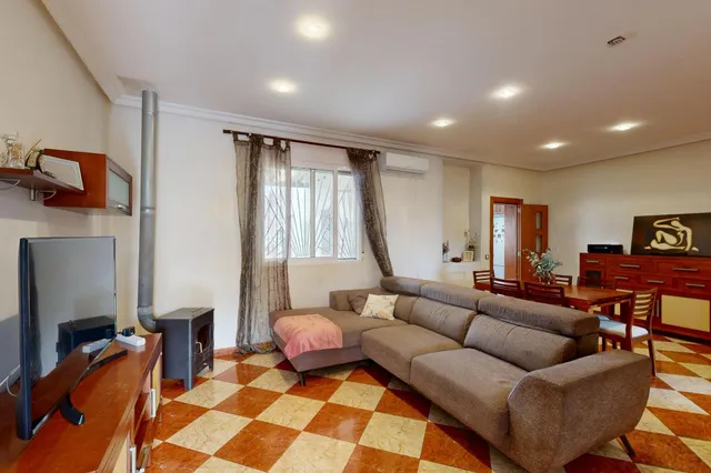 Luminosa Planta Baja con Gran Patio y Terraza en el Barrio de la Concepción — 13