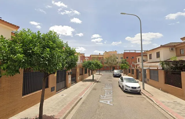 SE VENDE CASA OKUPADA en Calle Alfred Nobel Nº 13 Dos Herman - foto 3