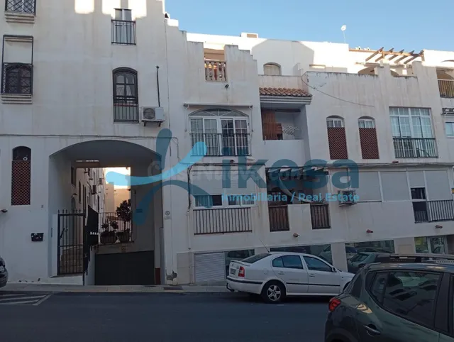 Oportunidad Única: Amplio Apartamento en Aguadulce, Almería