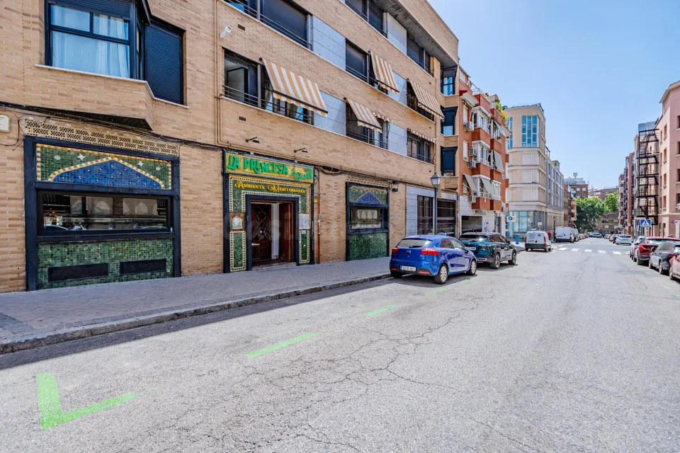 RESTAURANTE CALLE BERNARDINO OBREGÓN