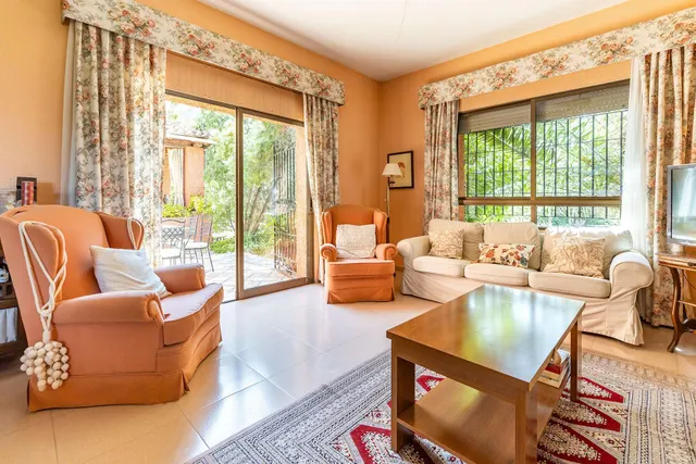 CHALET EN LOS DOLORES — 29