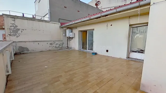 Amplio Ático en Igualada con Gran Terraza y Posibilidades de - foto 5
