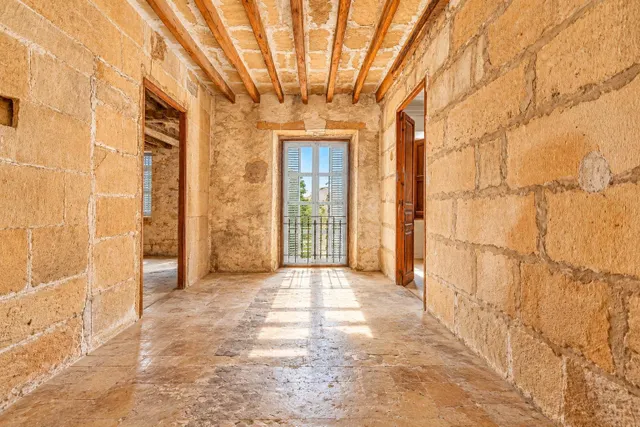 Casa señorial de 300 m2 para reforma integral en el centro de Porreres — 27
