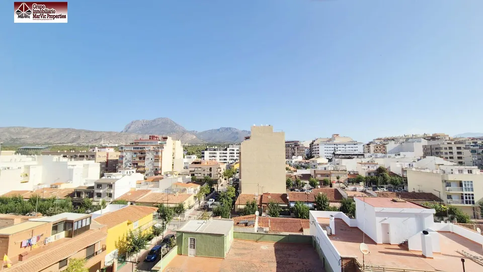 Increíble Ático Exclusivo en Benidorm: Vive el Sueño Mediterráneo