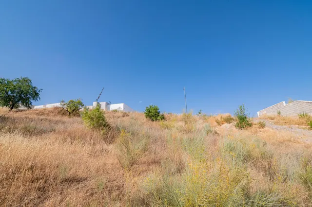 TERRENO EDIFICABLE EN LA ZUBIA — 11
