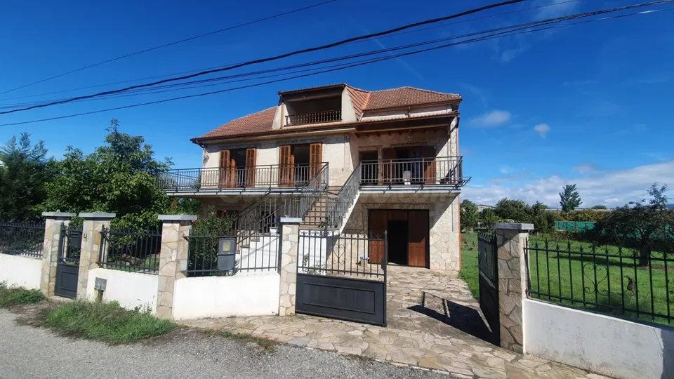 FABULOSO CHALET INDEPENDIENTE EN FUENTESNUEVAS