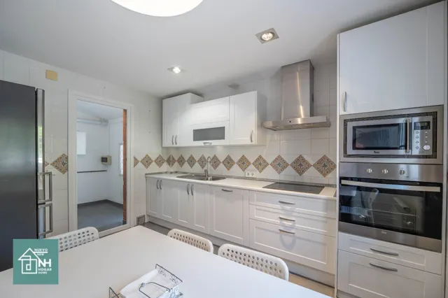 Elegante vivienda con piscina, chimenea y  jardín privado en Cortijo del Aire — 10