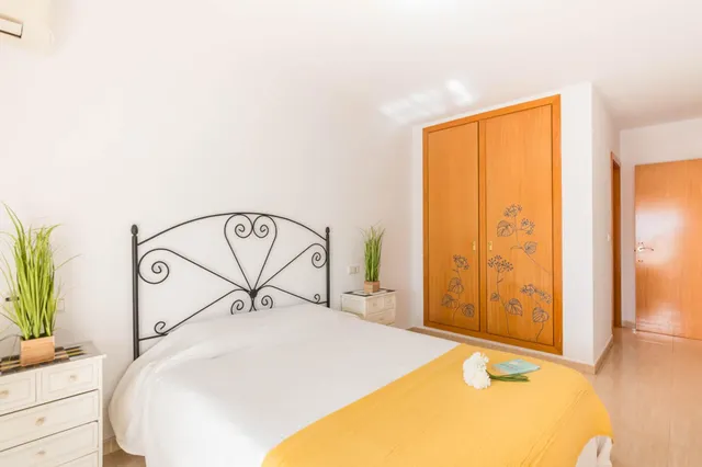 PISO EN ALCANTARILLA — 31
