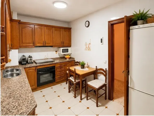 Amplia vivienda con ascensor en avenida de alcoy Alicante — 9
