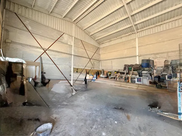 Nave industrial 180m² en venta - Dos Hermanas - foto 4