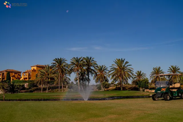 OPORTUNIDAD DE LUJO, EN URB. GOLF VALLE DEL ESTE, VERA. — 16