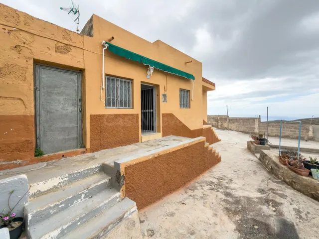 FINCA RÚSTICA CON VIVIENDA EN ARICO- LA SABINITA (NO HIPOTEC - foto 2