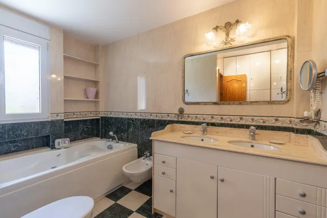 ESPECTACULAR CASA CON PISCINA EN LAS GABIAS — 31