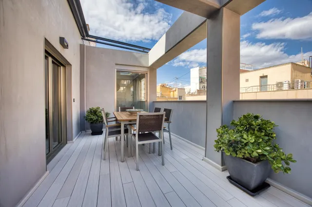 Ático con gran terraza y solárium privado en el corazón de Alicante — 33