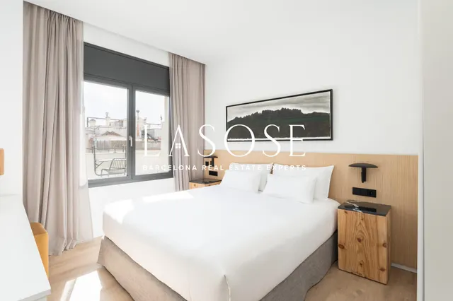 Acogedor piso de dos dormitorios, balcón y terraza comunitaria en alquiler en La Salut — 35