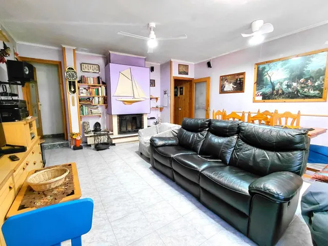 ENCANTADORA CASA EN EL CENTRO — 3
