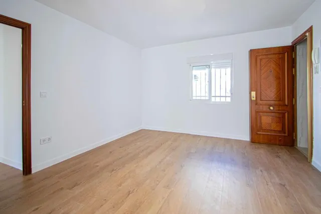 Estupendo piso en Polígono San Pablo, junto Avda Villas de C - foto 4
