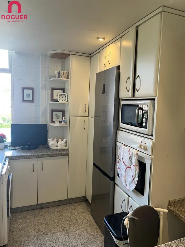 PISO ZONA ZOCO DE CUATRO DORMITORIOS , DOS BAÑOS , TERRRAZA Y  ASCENSOR — 30