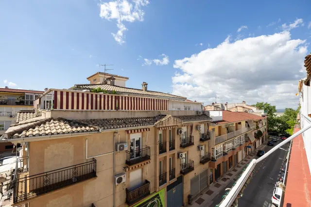 Exclusiva vivienda con gran terraza y múltiples posibilidades frente a Plaza José Zamora en Maracena. — 34