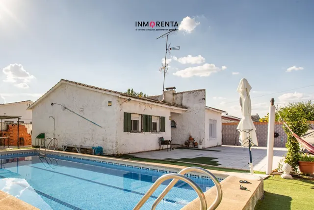 InmoRenta presenta esta espectacular vivienda adosada de una - foto 2