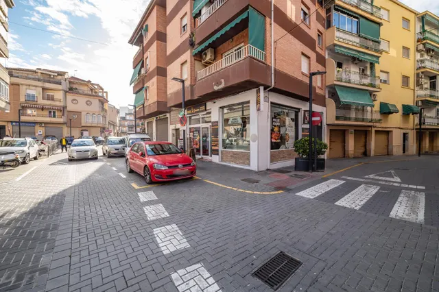 TRASPASO DE NEGOCIO DE ALIMENTACION PARA LLEVAR EN CENTRO DE MARACENA. GRAN OPORTUNIDAD!!! — 17