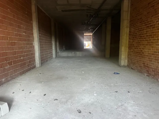 ¡Oportunidad Imperdible en el Corazón de Villena! Local Comercial a la Venta — 2