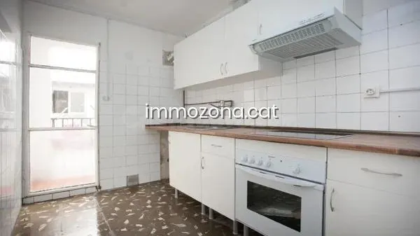 PISO ALQUILADO 95 M2, 3 habitaciones, CON BALCÓN, EN C/ FINE - foto 4