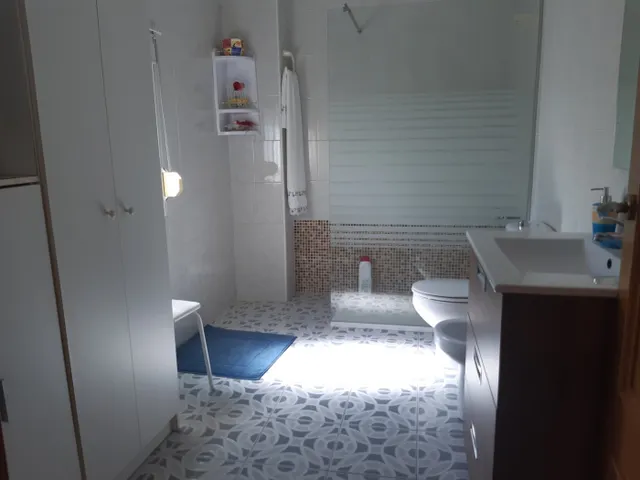 Casa vallada en la ciudad — 18