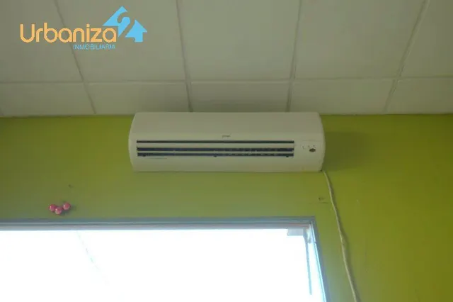 Excelente local comercial en San Roque HACIENDO ESQUINA — 13
