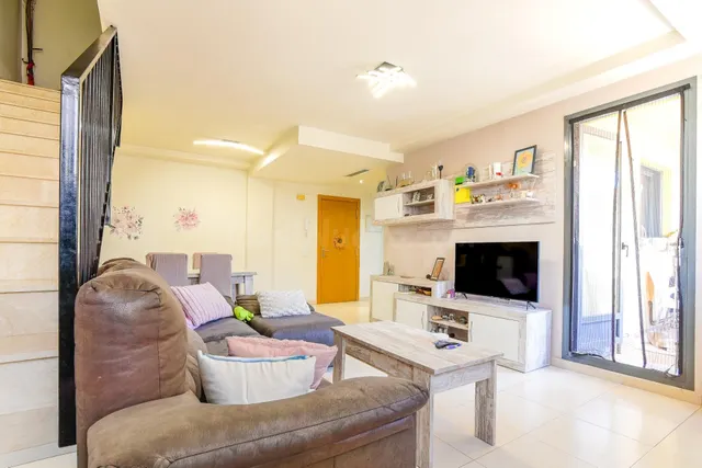 DÚPLEX DE 3 DORMITORIOS CON TERRAZA Y PISCINA COMUNITARIA EN - foto 5
