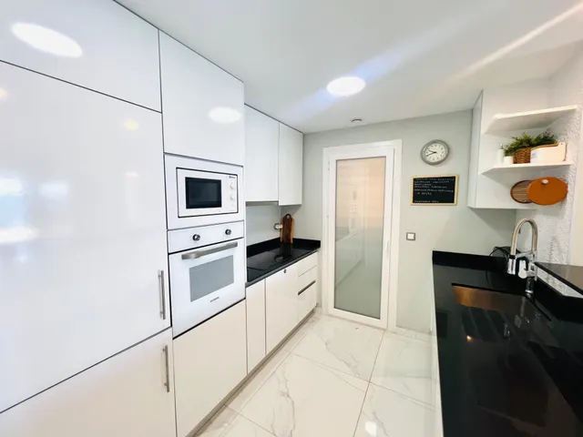 Apartamento en 1ª línea de playa Arenales del Sol. — 18