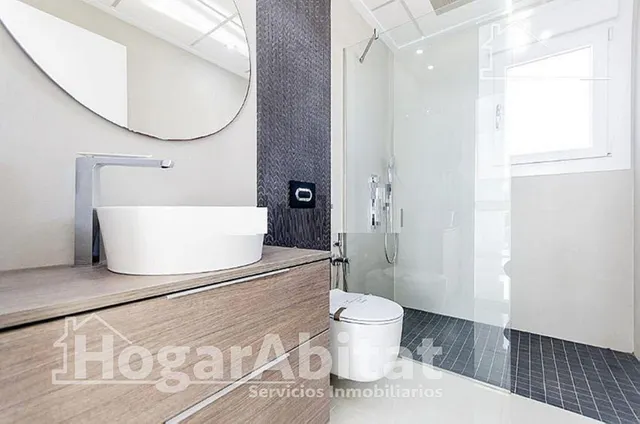 MARAVILLOSO CHALET CON JARDÍN, PISCINA Y GARAJE — 46