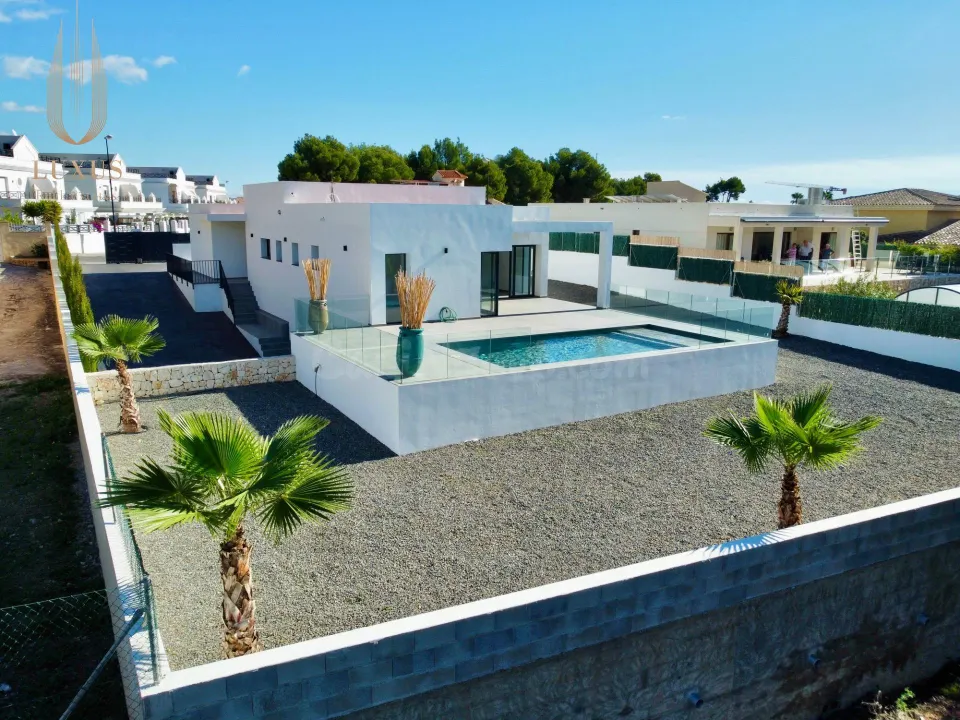 Villa en una sola planta con privacidad y bonitas vistas