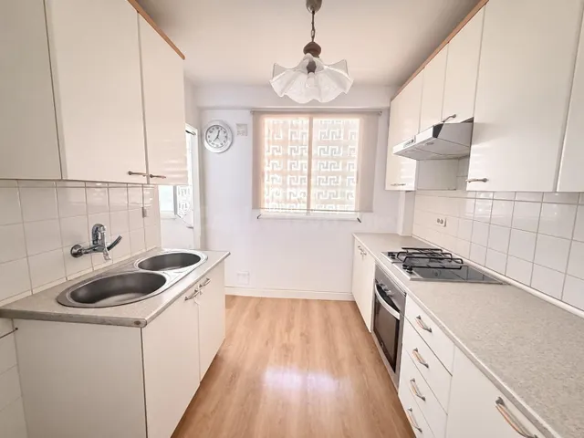 Piso de 3 dormitorios semi reformado en Miramar
